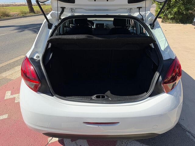 PEUGEOT 208 ACTIVE 1.2 VTI SPANISH LHD IN SPAIN 84000 MILES SUPERB 2018